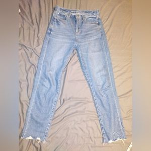 American Eagle mom jean raw hem jeans size 4.